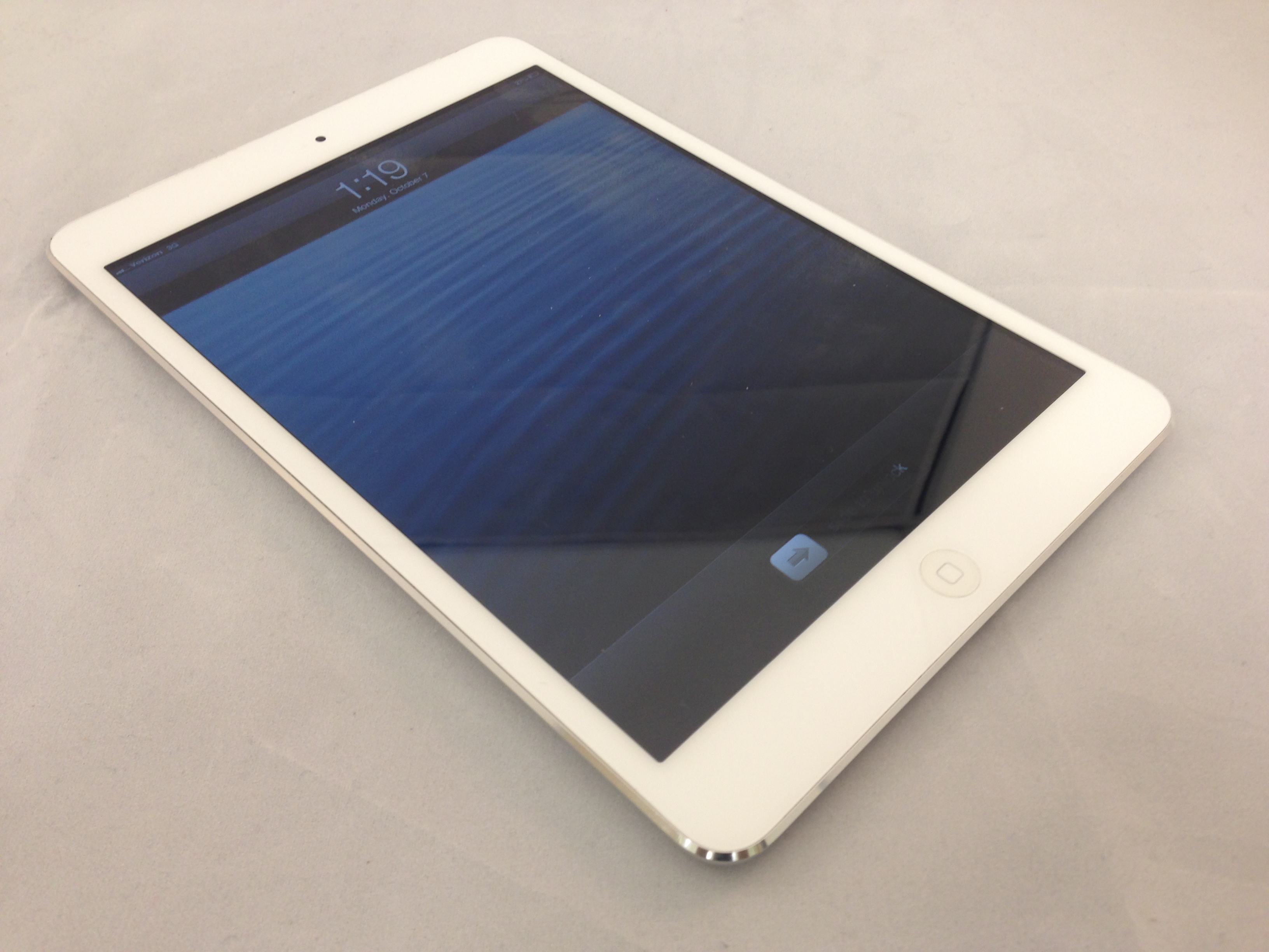 Apple iPad Mini 16GB WiFi+4G Verizon White MD543LL/A Excelent Good