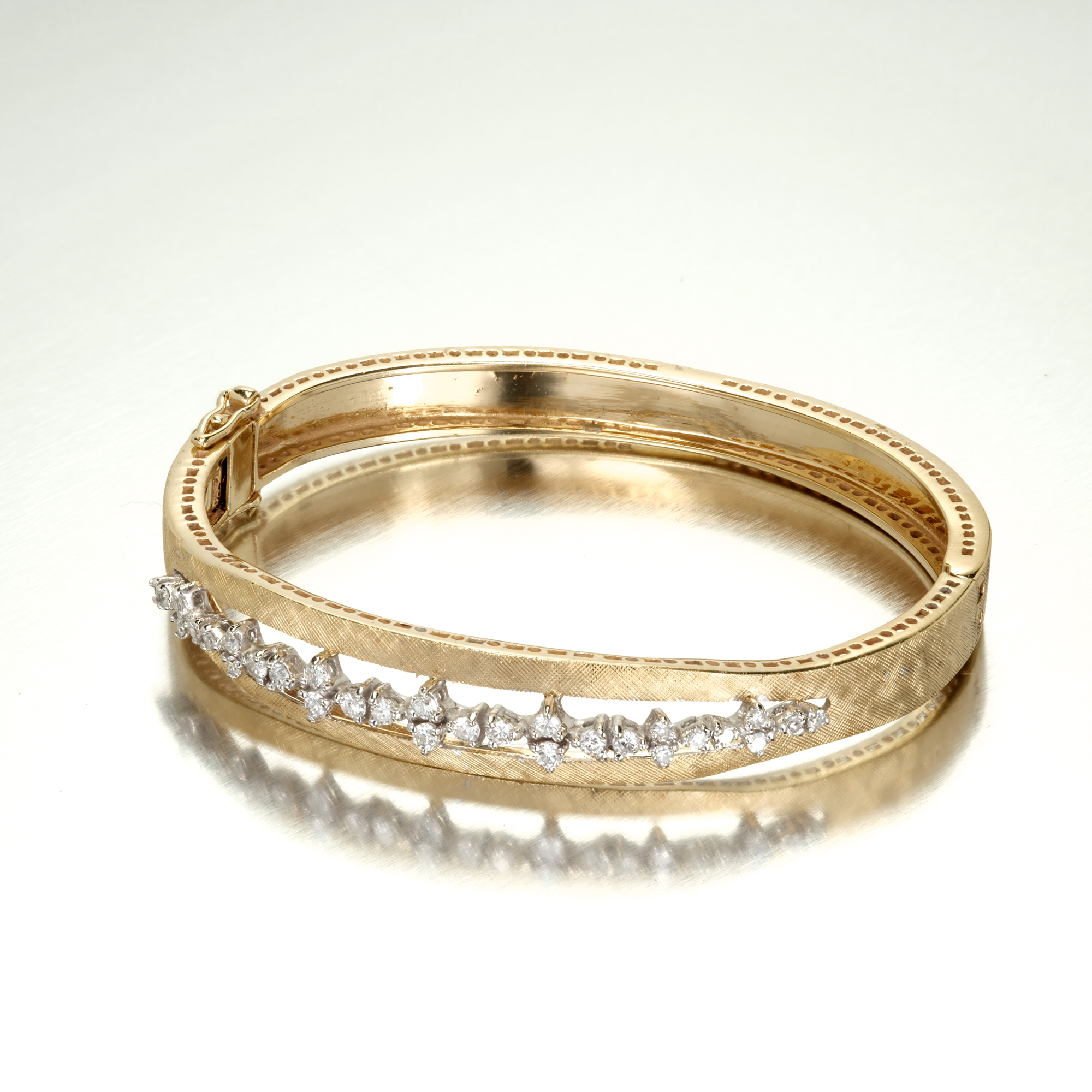 Gold Bangle Bracelet » Arthatravel.com