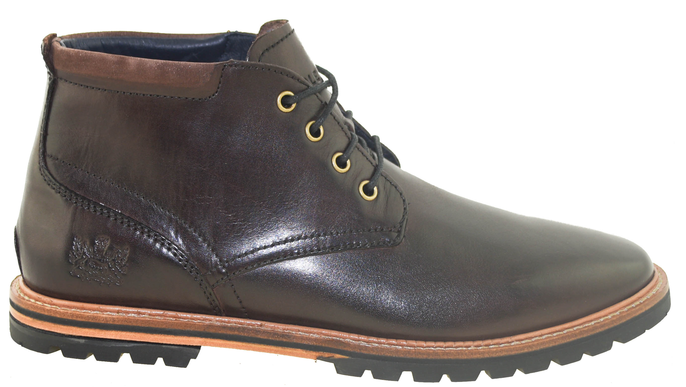 water resistant chukka boots