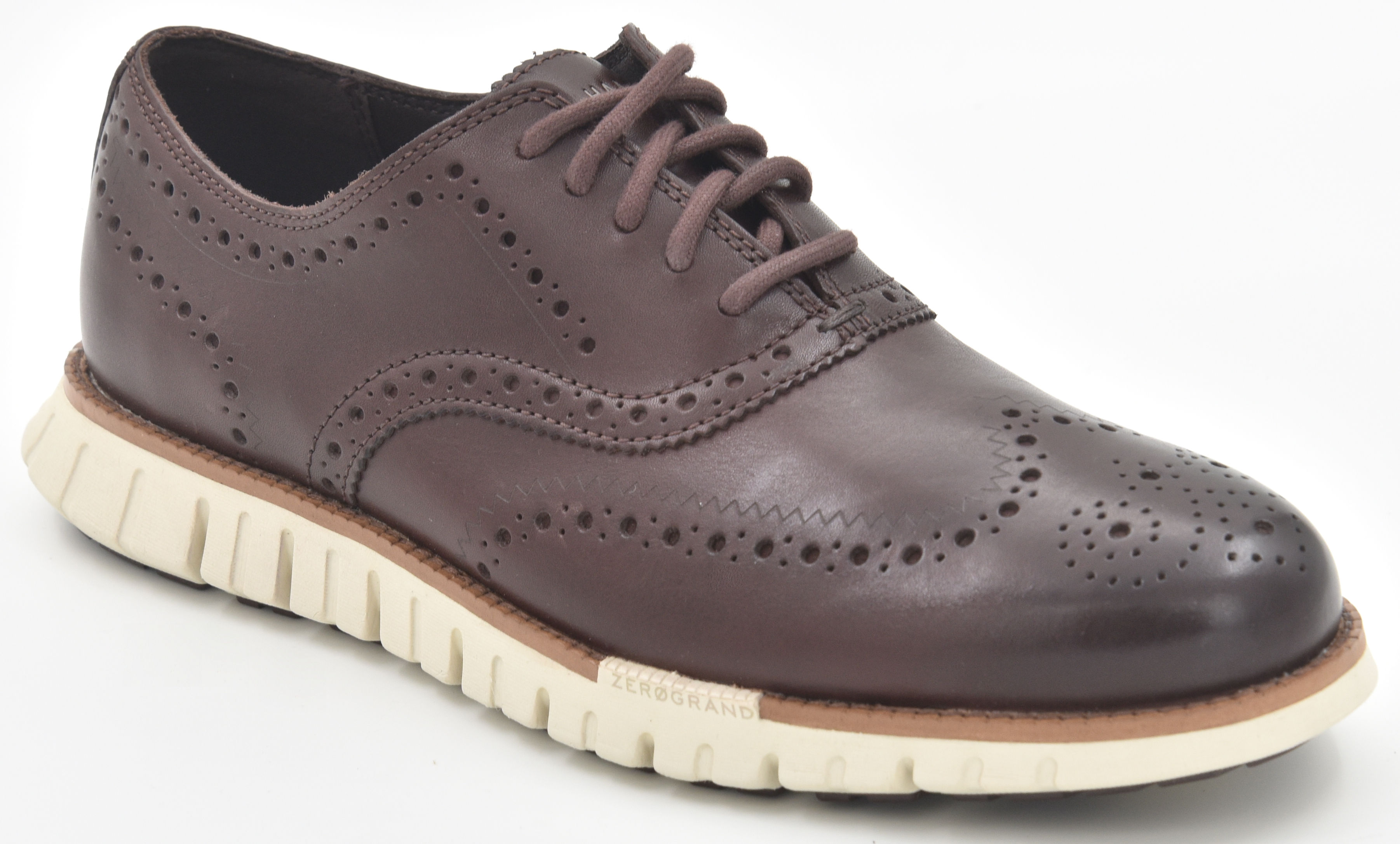 Cole Haan Men display picture 2