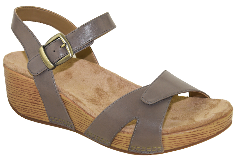 dansko leeann wedge sandals